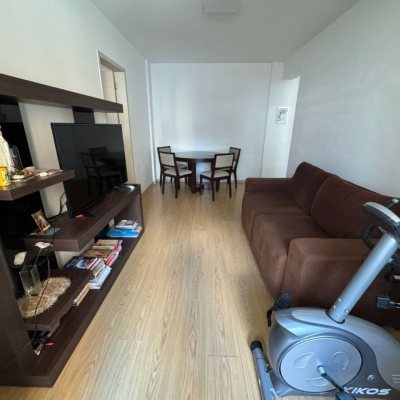 Apartamentos com 48m², 1 quarto, 1 suíte, 1 garagem, no bairro Centro em Florianópolis