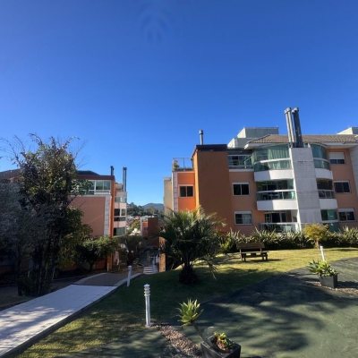 Cobertura com 196m², 3 quartos (sendo 1 suíte), 2 garagens, no bairro Carvoeira em Florianópolis