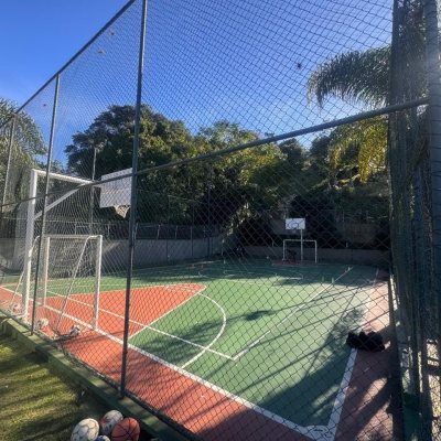 Cobertura com 196m², 3 quartos (sendo 1 suíte), 2 garagens, no bairro Carvoeira em Florianópolis