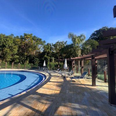 Cobertura com 196m², 3 quartos (sendo 1 suíte), 2 garagens, no bairro Carvoeira em Florianópolis