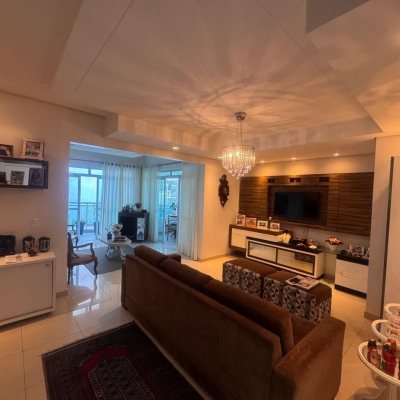 Cobertura com 196m², 3 quartos (sendo 1 suíte), 2 garagens, no bairro Carvoeira em Florianópolis