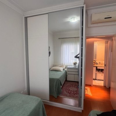 Cobertura com 196m², 3 quartos (sendo 1 suíte), 2 garagens, no bairro Carvoeira em Florianópolis
