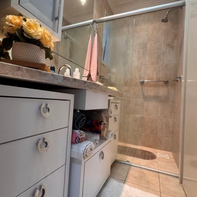 Cobertura com 196m², 3 quartos (sendo 1 suíte), 2 garagens, no bairro Carvoeira em Florianópolis