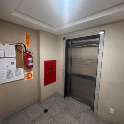 Cobertura com 196m², 3 quartos (sendo 1 suíte), 2 garagens, no bairro Carvoeira em Florianópolis