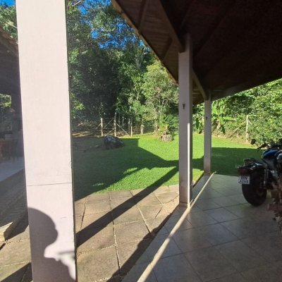 Casa em Condomínio com 297m², 5 quartos, 1 suíte, 4 garagens, no bairro Cachoeira Do Bom Jesus em Florianópolis