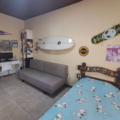 Casa em Condomínio com 297m², 5 quartos, 1 suíte, 4 garagens, no bairro Cachoeira Do Bom Jesus em Florianópolis