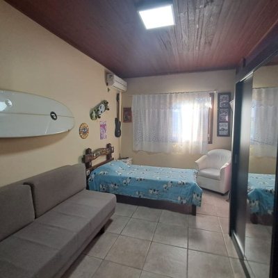 Casa em Condomínio com 297m², 5 quartos, 1 suíte, 4 garagens, no bairro Cachoeira Do Bom Jesus em Florianópolis