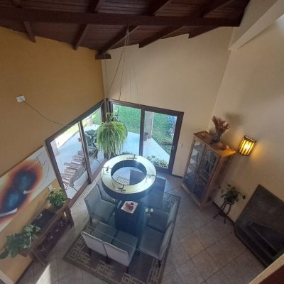 Casa em Condomínio com 297m², 5 quartos, 1 suíte, 4 garagens, no bairro Cachoeira Do Bom Jesus em Florianópolis