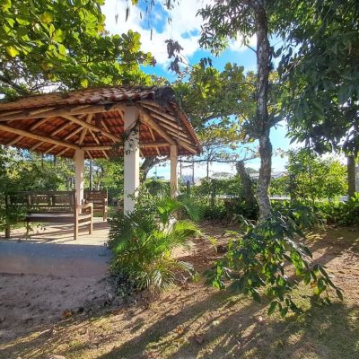 Casa em Condomínio com 297m², 5 quartos, 1 suíte, 4 garagens, no bairro Cachoeira Do Bom Jesus em Florianópolis