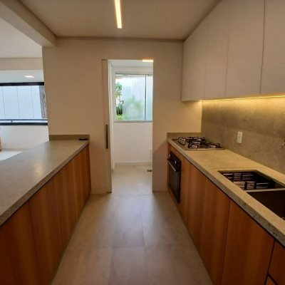 Apartamentos com 106m², 2 quartos, 2 suítes, 1 garagem, no bairro Coqueiros em Florianópolis