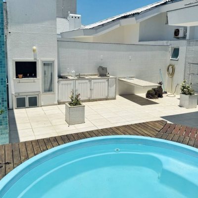 Cobertura com 200m², 3 quartos, 1 suíte, 2 garagens, no bairro Ingleses do Rio Vermelho em Florianópolis