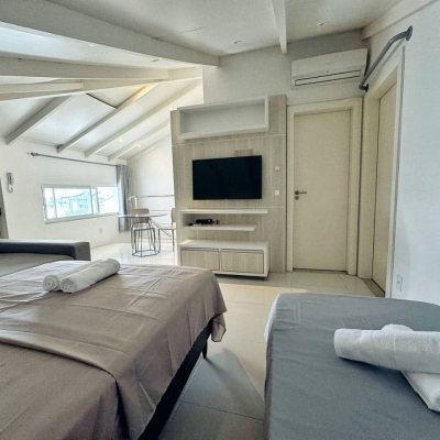 Cobertura com 200m², 3 quartos, 1 suíte, 2 garagens, no bairro Ingleses do Rio Vermelho em Florianópolis