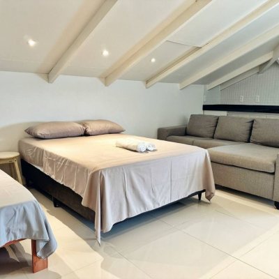 Cobertura com 200m², 3 quartos, 1 suíte, 2 garagens, no bairro Ingleses do Rio Vermelho em Florianópolis