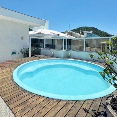 Cobertura com 200m², 3 quartos, 1 suíte, 2 garagens, no bairro Ingleses do Rio Vermelho em Florianópolis