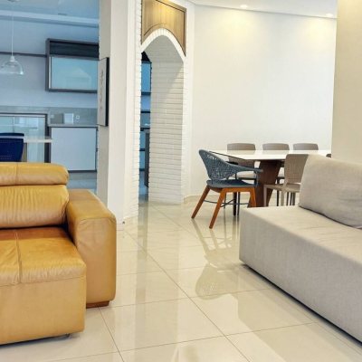 Cobertura com 200m², 3 quartos, 1 suíte, 2 garagens, no bairro Ingleses do Rio Vermelho em Florianópolis