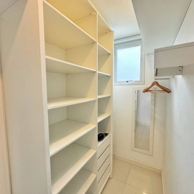 Cobertura com 200m², 3 quartos, 1 suíte, 2 garagens, no bairro Ingleses do Rio Vermelho em Florianópolis