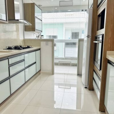 Cobertura com 200m², 3 quartos, 1 suíte, 2 garagens, no bairro Ingleses do Rio Vermelho em Florianópolis