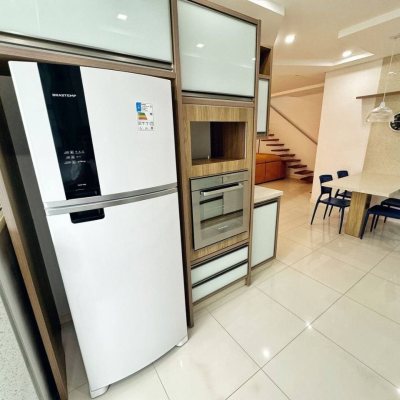 Cobertura com 200m², 3 quartos, 1 suíte, 2 garagens, no bairro Ingleses do Rio Vermelho em Florianópolis