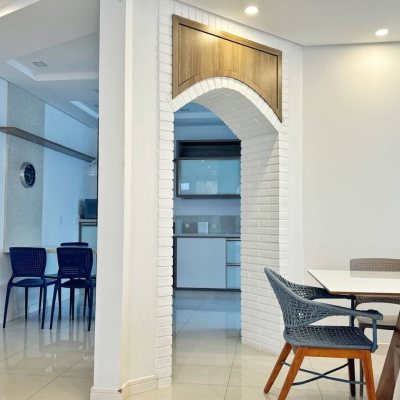 Cobertura com 200m², 3 quartos, 1 suíte, 2 garagens, no bairro Ingleses do Rio Vermelho em Florianópolis