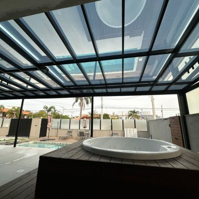 Casa Residencial com 323m², 4 quartos, 4 suítes, 4 garagens, no bairro Ingleses do Rio Vermelho em Florianópolis