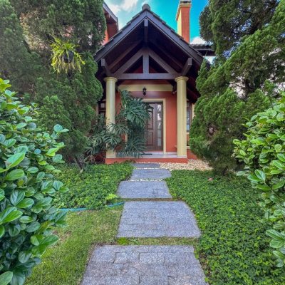 Casa Residencial com 230m², 3 quartos, 1 suíte, 4 garagens, no bairro Jurerê Internacional em Florianópolis