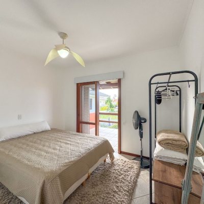 Casa Residencial com 230m², 3 quartos, 1 suíte, 4 garagens, no bairro Jurerê Internacional em Florianópolis