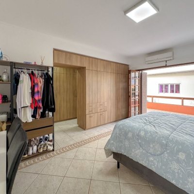 Casa Residencial com 230m², 3 quartos, 1 suíte, 4 garagens, no bairro Jurerê Internacional em Florianópolis