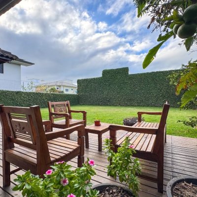 Casa Residencial com 230m², 3 quartos, 1 suíte, 4 garagens, no bairro Jurerê Internacional em Florianópolis