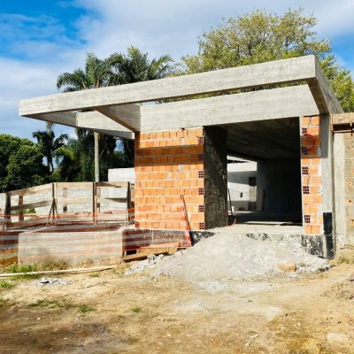 Apartamentos com 70m², 2 quartos (sendo 1 suíte), 1 garagem, no bairro Canto Da Lagoa em Florianópolis