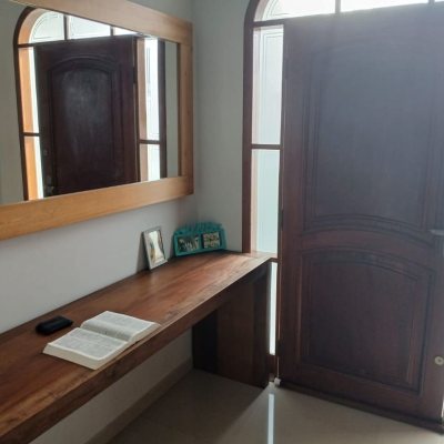 Casa Residencial com 191m², 4 quartos, 1 suíte, 2 garagens, no bairro Ipiranga em São José