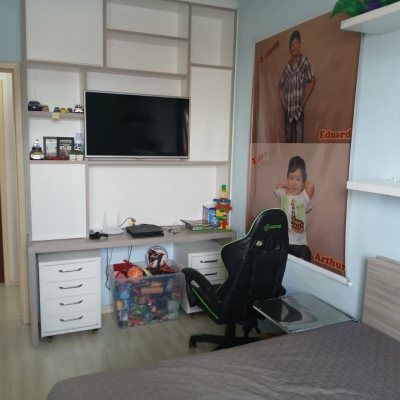 Casa Residencial com 191m², 4 quartos, 1 suíte, 2 garagens, no bairro Ipiranga em São José