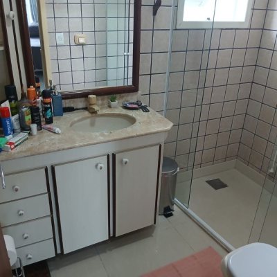 Casa Residencial com 191m², 4 quartos, 1 suíte, 2 garagens, no bairro Ipiranga em São José