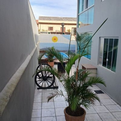 Casa Residencial com 191m², 4 quartos, 1 suíte, 2 garagens, no bairro Ipiranga em São José