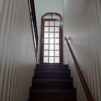 Casa Residencial com 191m², 4 quartos, 1 suíte, 2 garagens, no bairro Ipiranga em São José