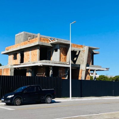 Casa Residencial com 126m², 3 quartos, 1 suíte, 2 garagens, no bairro Campeche em Florianópolis