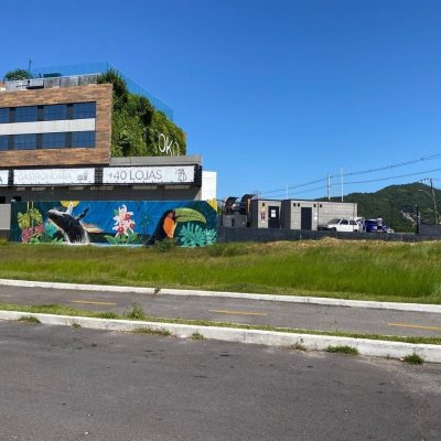 Casa Residencial com 126m², 3 quartos (sendo 1 suíte), 2 garagens, no bairro Campeche em Florianópolis