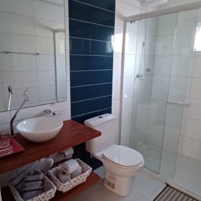 Casa em Condomínio com 240m², 3 quartos, 2 suítes, 2 garagens, no bairro Vargem Grande em Florianópolis