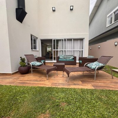 Casa em Condomínio com 270m², no bairro Barra em Balneario Camboriu