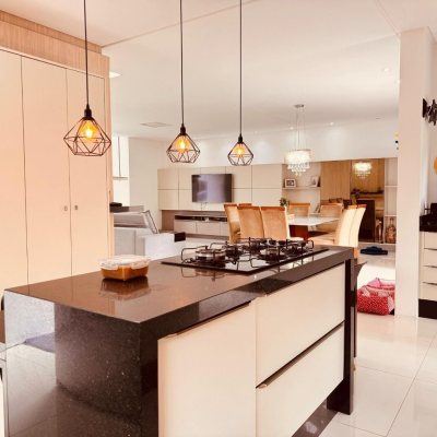 Casa em Condomínio com 270m², no bairro Barra em Balneario Camboriu