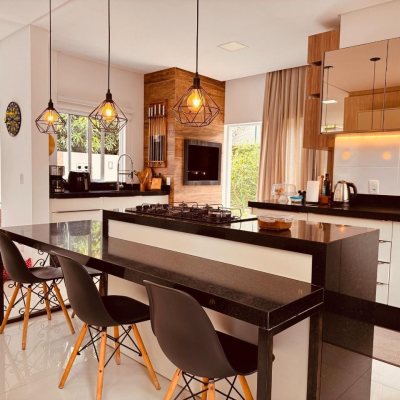 Casa em Condomínio com 270m², no bairro Barra em Balneario Camboriu