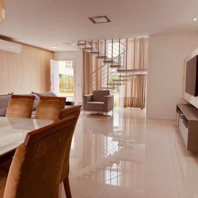 Casa em Condomínio com 270m², no bairro Barra em Balneario Camboriu