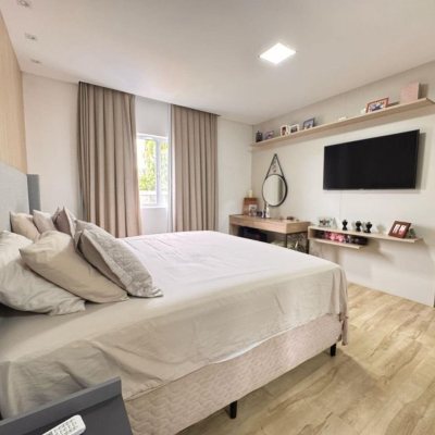 Casa em Condomínio com 270m², no bairro Barra em Balneario Camboriu