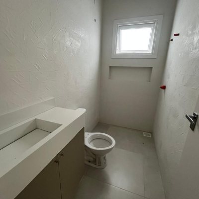Casa em Condomínio com 192m², 3 quartos, 3 suítes, 2 garagens, no bairro Cachoeira Do Bom Jesus em Florianópolis
