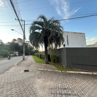 Casa em Condomínio com 192m², 3 quartos, 3 suítes, 2 garagens, no bairro Cachoeira Do Bom Jesus em Florianópolis