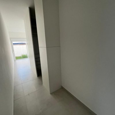 Casa em Condomínio com 192m², 3 quartos, 3 suítes, 2 garagens, no bairro Cachoeira Do Bom Jesus em Florianópolis