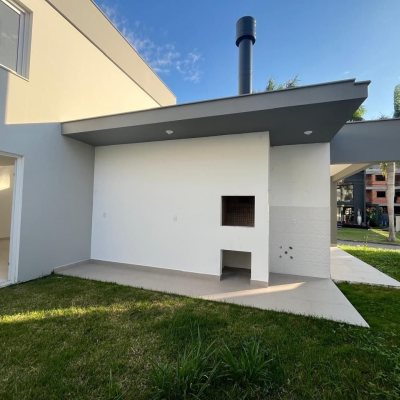 Casa em Condomínio com 192m², 3 quartos, 3 suítes, 2 garagens, no bairro Cachoeira Do Bom Jesus em Florianópolis
