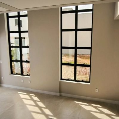 Casa em Condomínio com 165m², 3 quartos, 1 suíte, 2 garagens, no bairro Beira Rio em Biguaçu