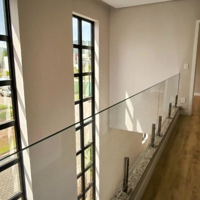 Casa em Condomínio com 165m², 3 quartos, 1 suíte, 2 garagens, no bairro Beira Rio em Biguaçu