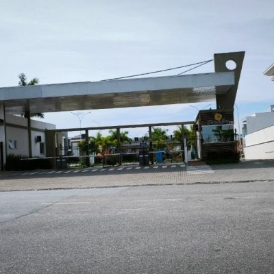 Casa em Condomínio com 165m², 3 quartos, 1 suíte, 2 garagens, no bairro Beira Rio em Biguaçu