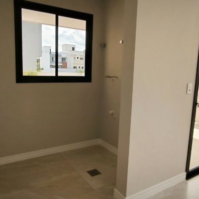 Casa em Condomínio com 165m², 3 quartos, 1 suíte, 2 garagens, no bairro Beira Rio em Biguaçu